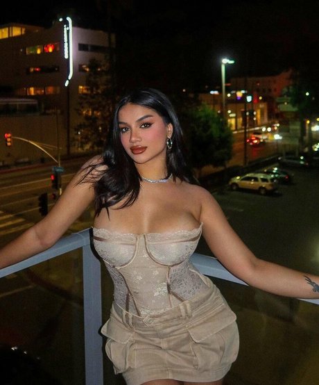 Alishba Sheikh アートポルノスター 写真
