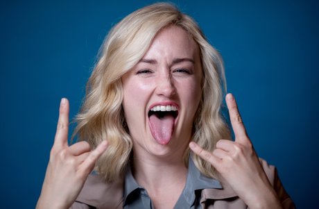 Ashley Johnson HDモデル 写真