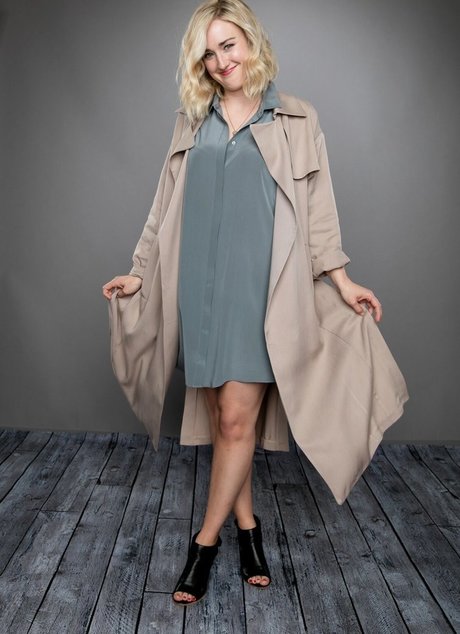 Ashley Johnson セクシーなスター 画像