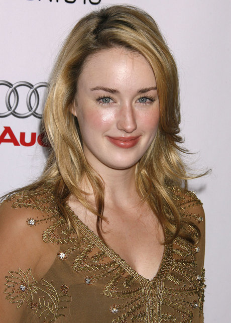 Ashley Johnson アートモデル 写真