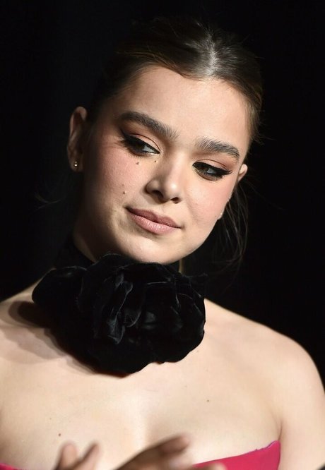 Hailee Steinfeld 完璧なスター 画像