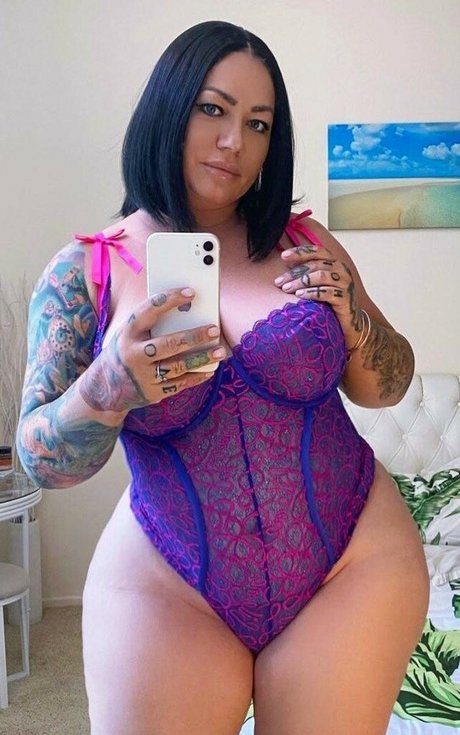Elke The Stallion ホットなスター アーカイブ