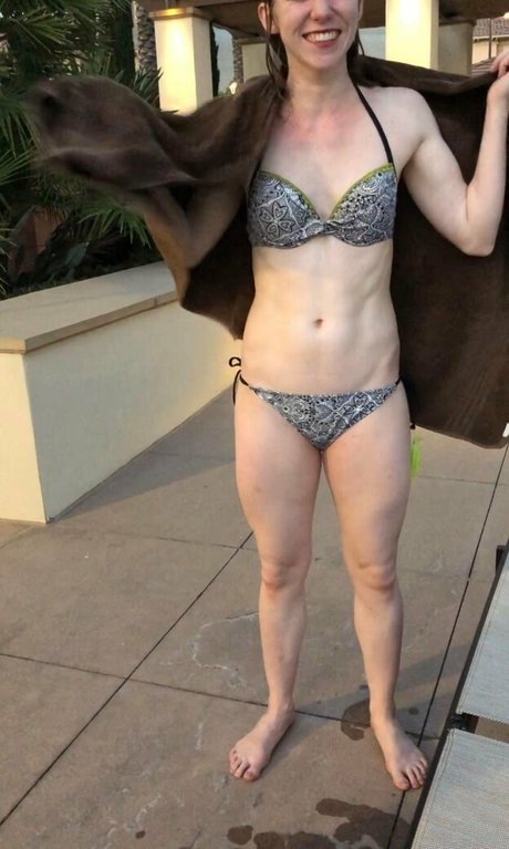 Wendy Lov セクシーモデル 写真