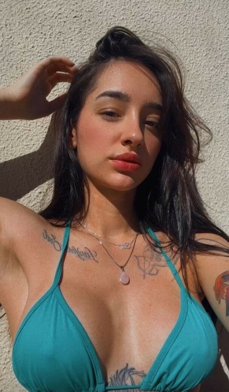 Leticia Caputi 素敵な女優 写真