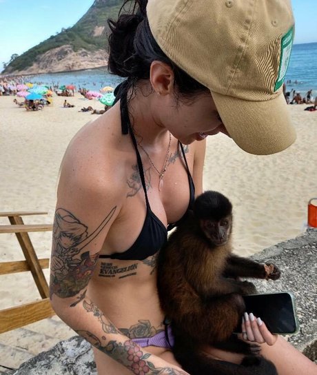 Leticia Caputi アートモデル 画像