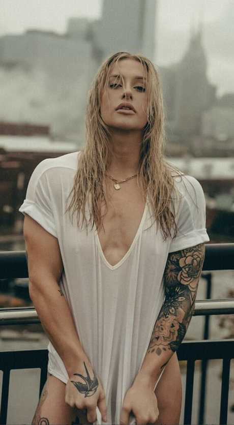 Josie Hamming エロティックモデル 画像