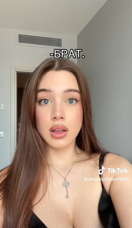 akyuliych セクシーなスター 写真