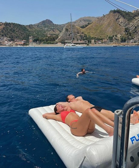 Anastasia Karanikolaou ポルノスター セックス 写真