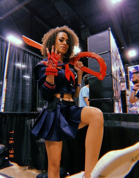 BlackKrystel セクシーなスター ギャラリー