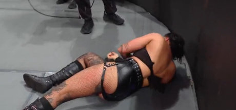Rhea Ripley ポルノスター 独占 画像
