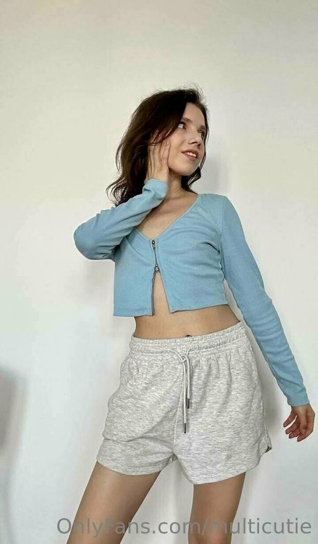 multicutie エロティック女優 写真