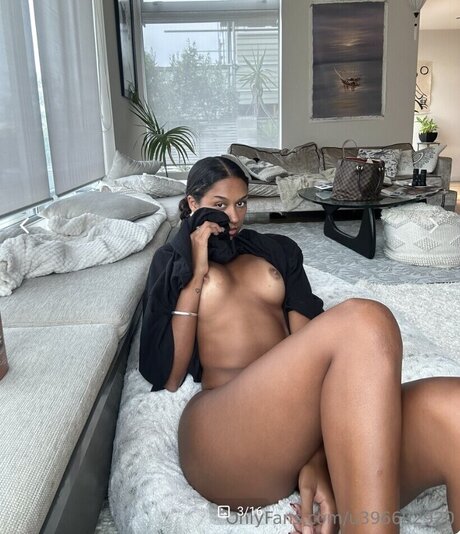 Kiwi Stunner Tasmyn Rose profile image