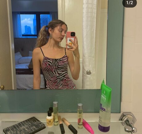 Julia Dicesare profile image