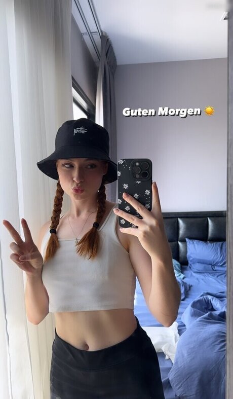 Anica Zimmermann 素敵なスター 写真