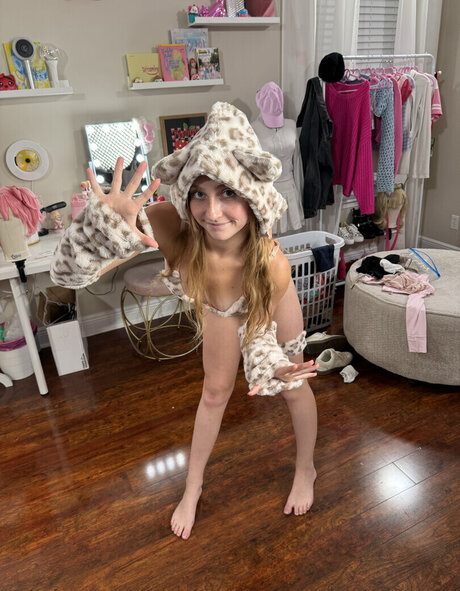 Ava Cherrry アートモデル 写真