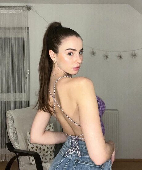 Lara Marie Kremer ヌードのポルノスター 画像