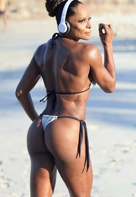 Adriana Bombom 独占スター 写真