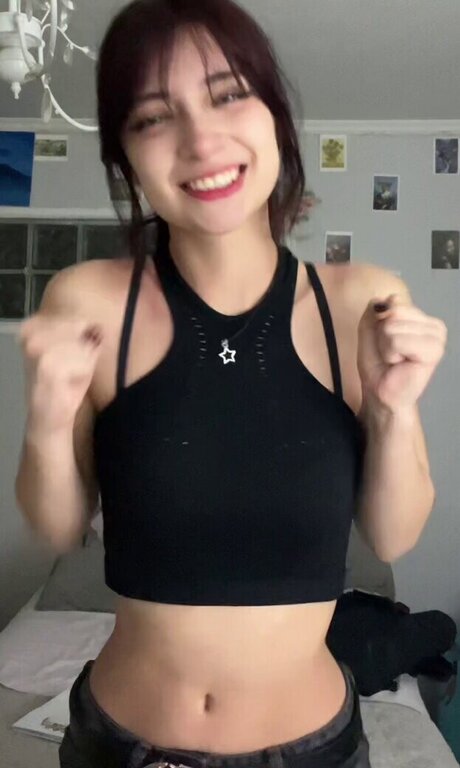 Anto a a セクシーなポルノスター 写真