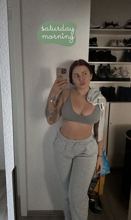 nina buettner fit ポルノスター 画像