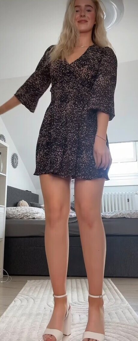 Emely Winkler セクシーモデル 画像