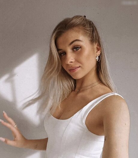 CorinaBRX xxxスター ギャラリー