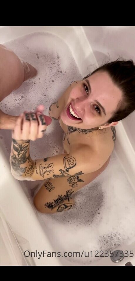 TattedTeddy ポルノスター 写真