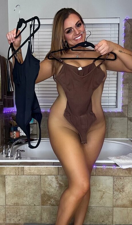 sofiejanee 裸のモデル 写真