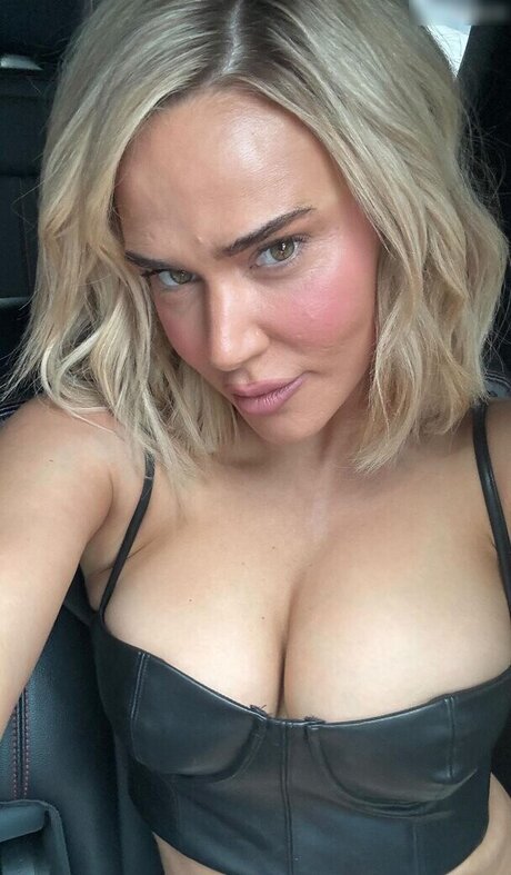 CJ Perry aka Lana 独占モデル 画像