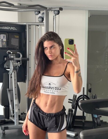 Julia Sampaio 裸のモデル ギャラリー