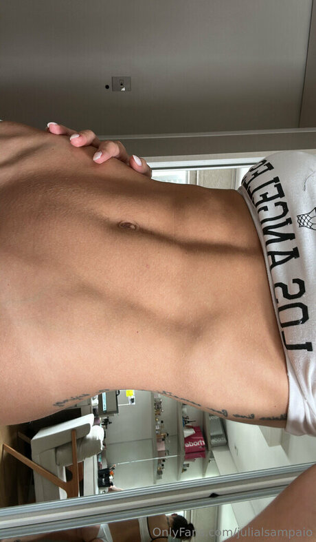 Julia Sampaio profile image
