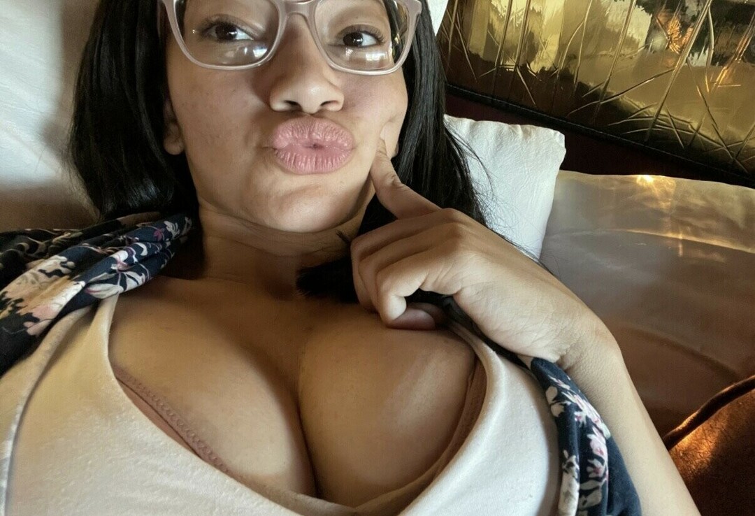 Alyssavanilla エロティックモデル 写真