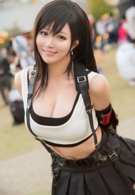 Tifa Cosplay ポルノスター 美しい ギャラリー