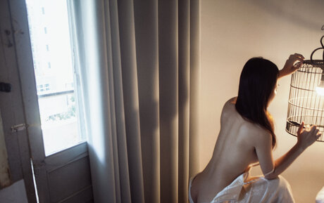 女性インフルエンサーOnlyFans セクシーヌード 写真