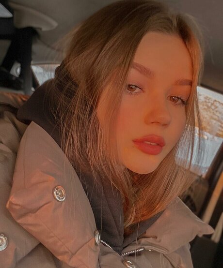 カービーキティOnlyfans セクシーヌード 写真