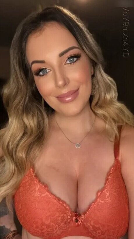 x  maliyah  x top profile image