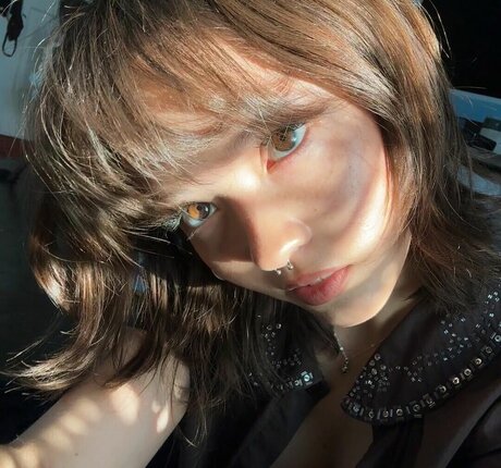 Kennedie Nguyen ポルノスター ホット 画像