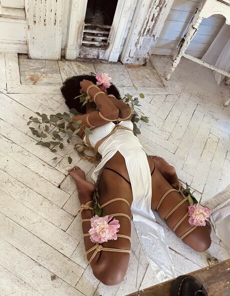 sveltegoddess アートモデル 写真