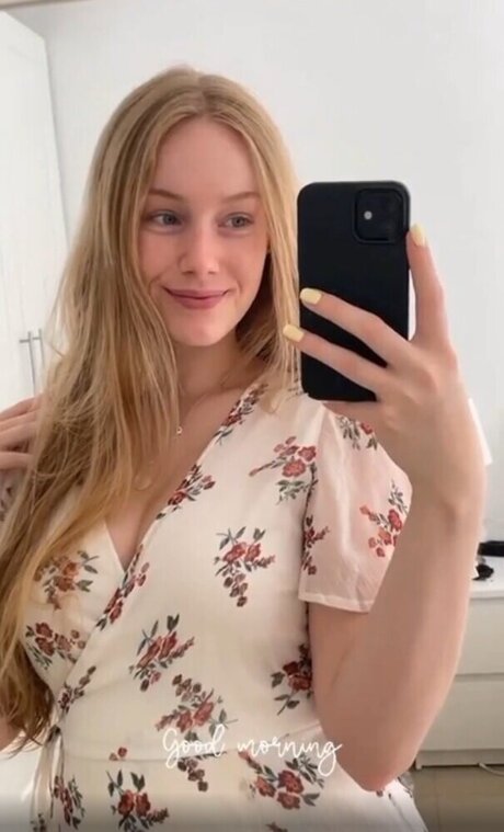 Nadine von relaxASMR セックスモデル 写真