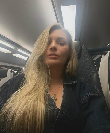 Christie Ludwig スター ヌード 写真