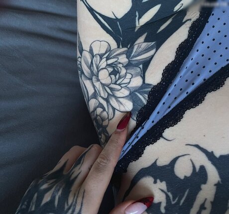 Kira Julie HDスター 写真