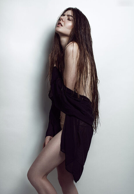 Klaudia Giez ヌードモデル 写真