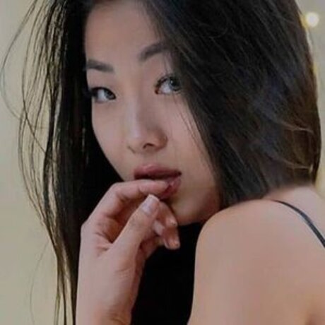 Nancy Nguyen ポルノスター アダルト ギャラリー