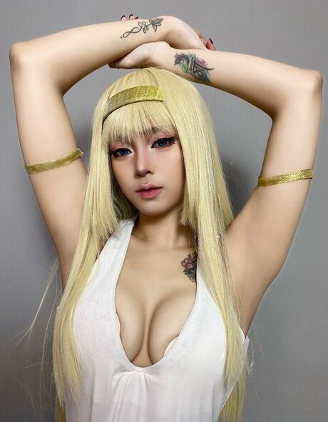 Alice Cwaan セックス女優 写真