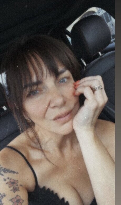 Daniela B chner top profile image