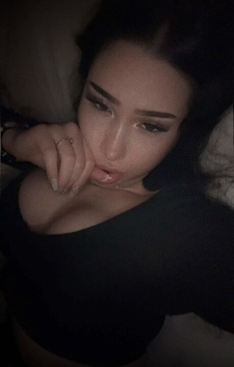 Yasilisches セクシーなポルノスター 写真