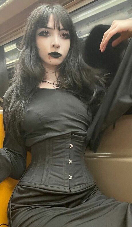 Sashad0ll ホットなポルノスター 画像
