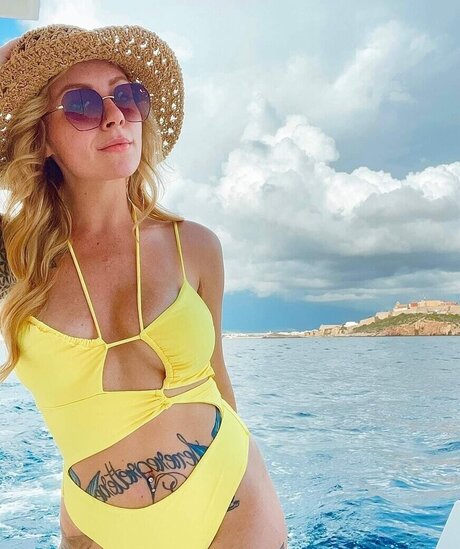 Denise Schwitalle 完璧な女優 画像