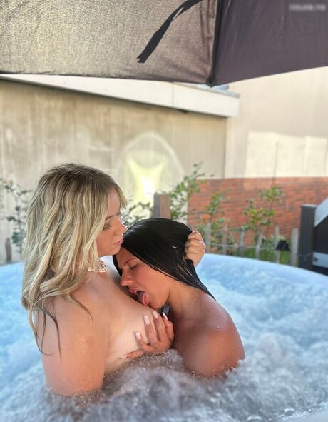 美しいラテン系オンリーファンズ 美しいヌード 写真