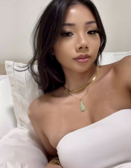 Eden Luong セクシー女優 写真