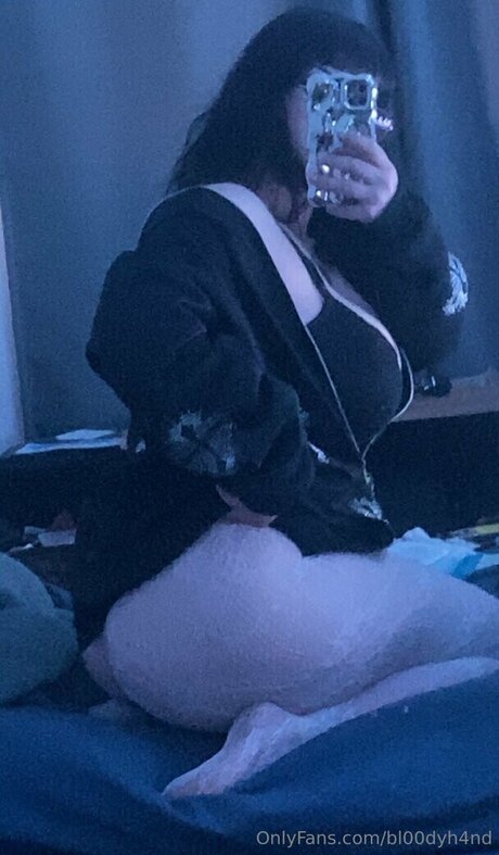 bl00dyh4nd ポルノスター 素敵 写真